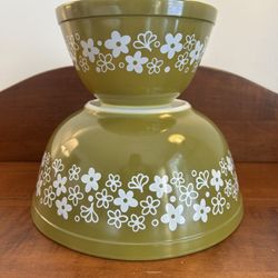 Vintage Pyrex Spring Blossom 401 & 403 mixing bowls