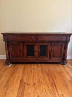 Thomasville Fredericksburg vintage media console