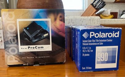 Vintage Polaroid Instant Camera w/Seven Film Packs