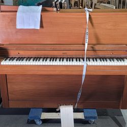 Everett Piano With bench 