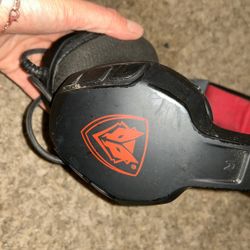 Headphones 