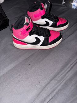 Girls Nikes