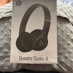 Beats Solo 4 Headphones - Black