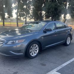 2010 Ford Taurus