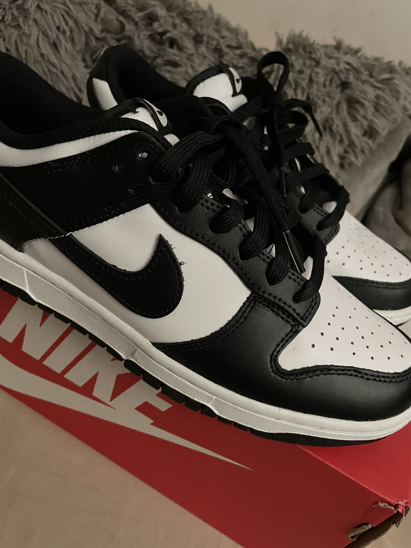 Pandas Dunks Size 9