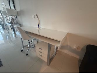 Escritorio con Silla