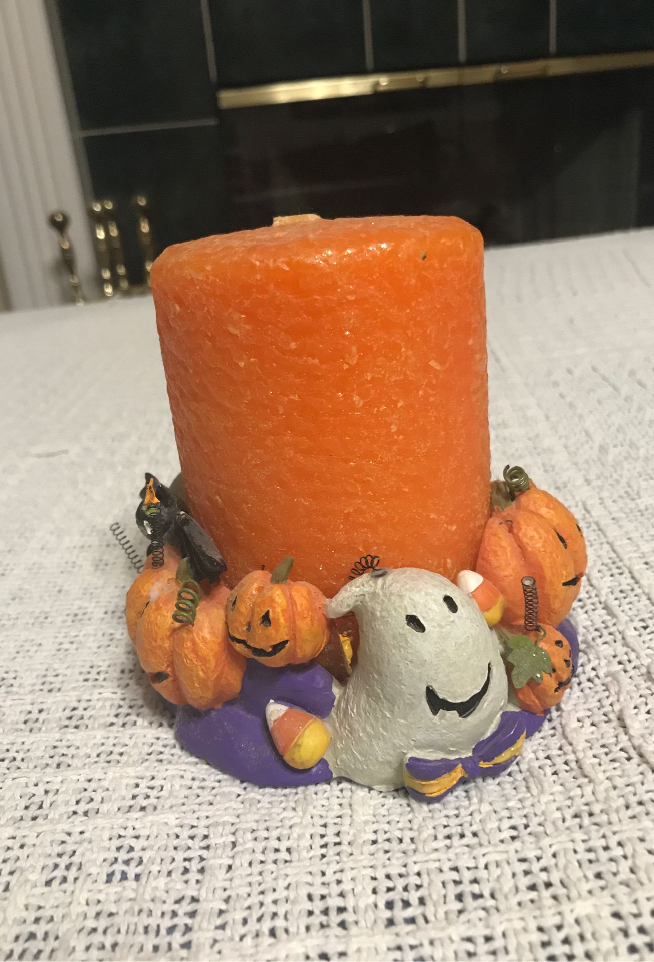 Halloween candle holder and candle