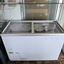 Icecream Dipping Cabinet 8 Place
