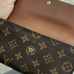 Authentic Wallet