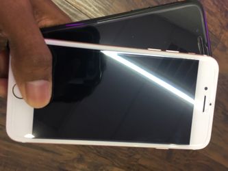 iPhone 7 32GB Unlocked With Free Charger