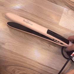 Titanium Hair Straightener with Temp Display Screen