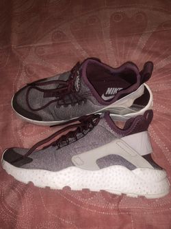Nike Huarache SE