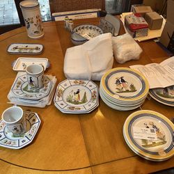 Herriot Quimper French Faience Cabinet Plate Set