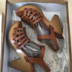 Francesca’s Brown/tan wedges -Size 6.5