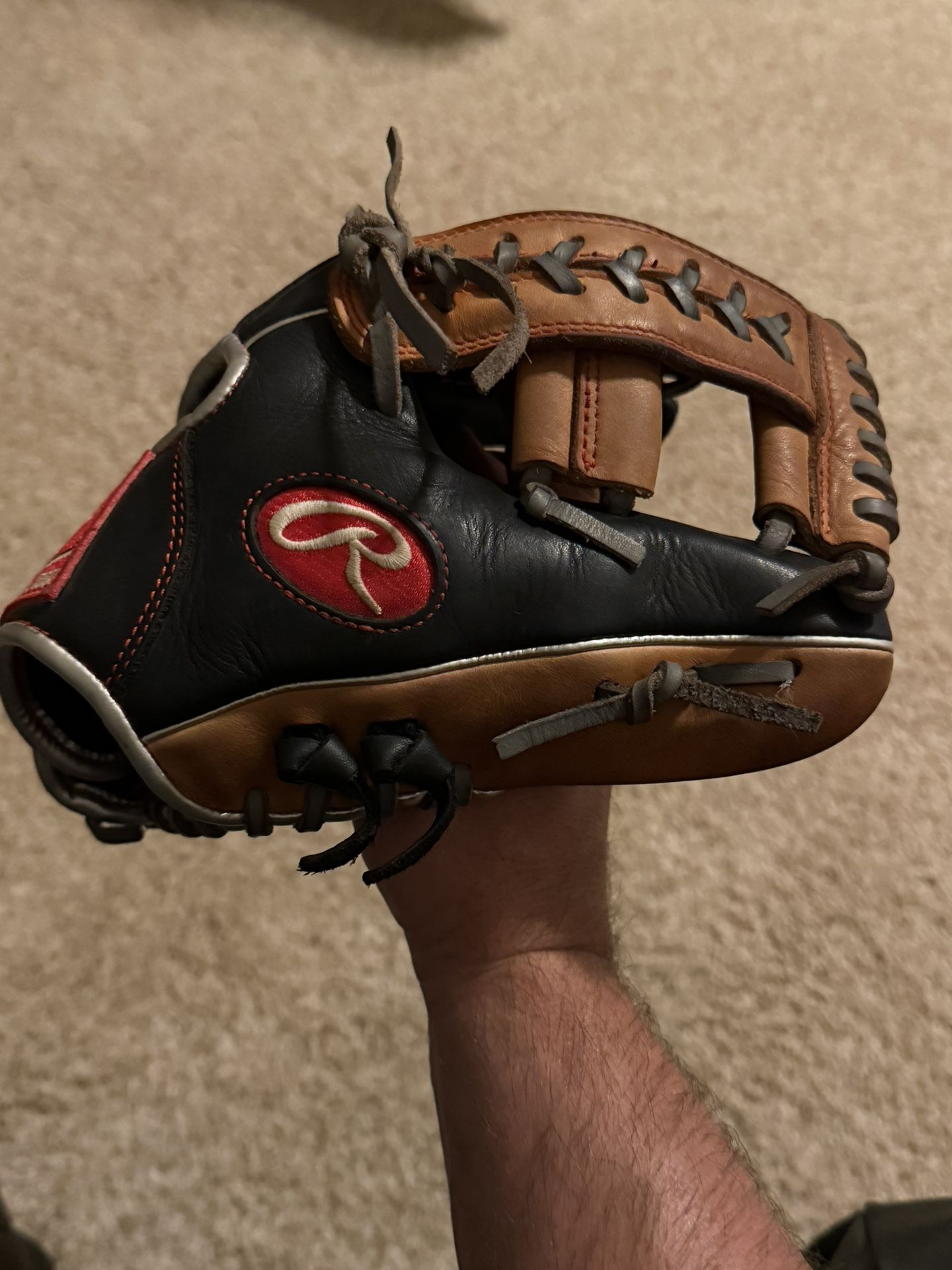 Rawlings R9 11” Youth Infield Glove