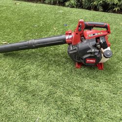 Toro Gas Leaf Blower / Vacuum Combo – Runs Strong – Attachments Included