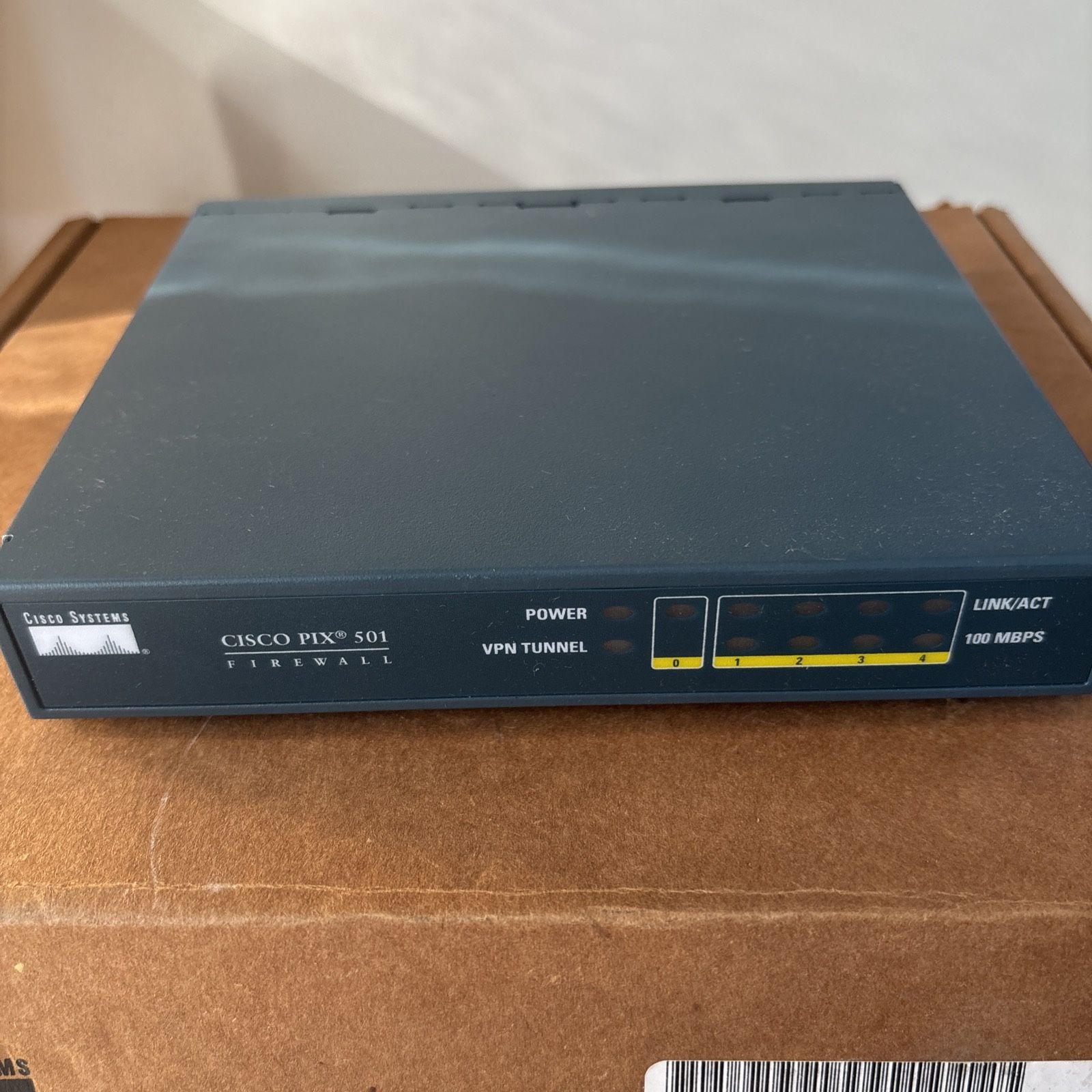Cisco PIX 501 network security device (No Ac Adapter