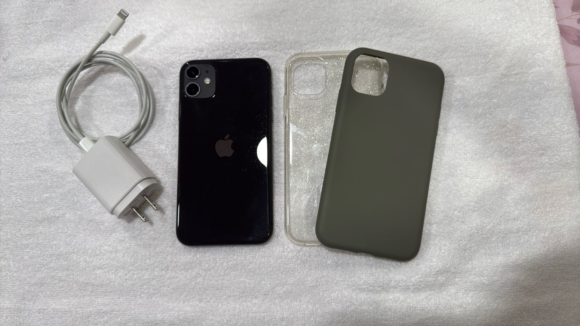 iPhone 11 128GB UNLOCKED FOR ANY CARRIER!