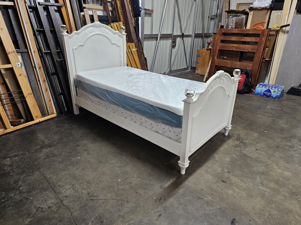 Twin Bed And Mattress
