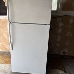Refrigerator - Whirlpool 