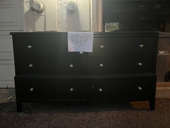 Free Living Spaces 6-Drawer Dresser