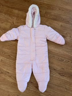 Old Navy Girl’s Bunting Snow Suit 6-12 Months 