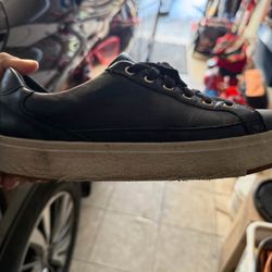 Kizik Men’s 9.5 shows