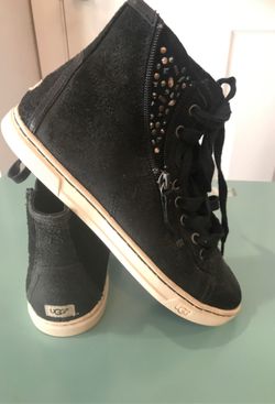 UGG Women’s size 7 shoes