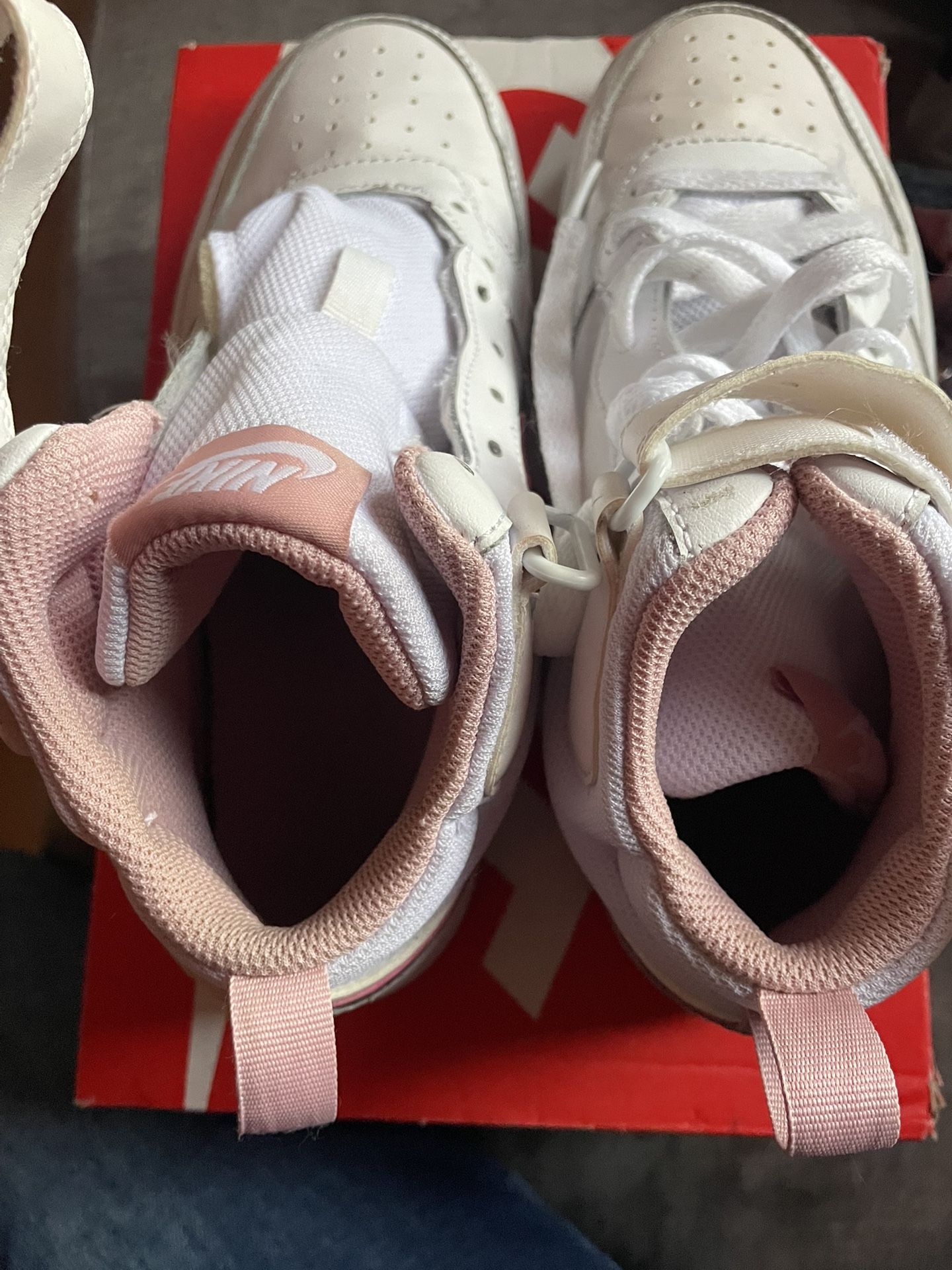 Nikes Shoes