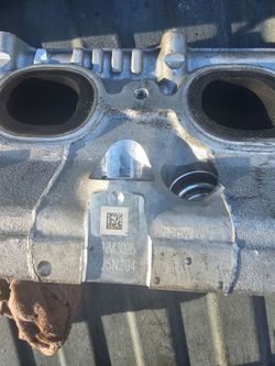 Cylinder head and injectors for Chevy Silverado Z71 2021
