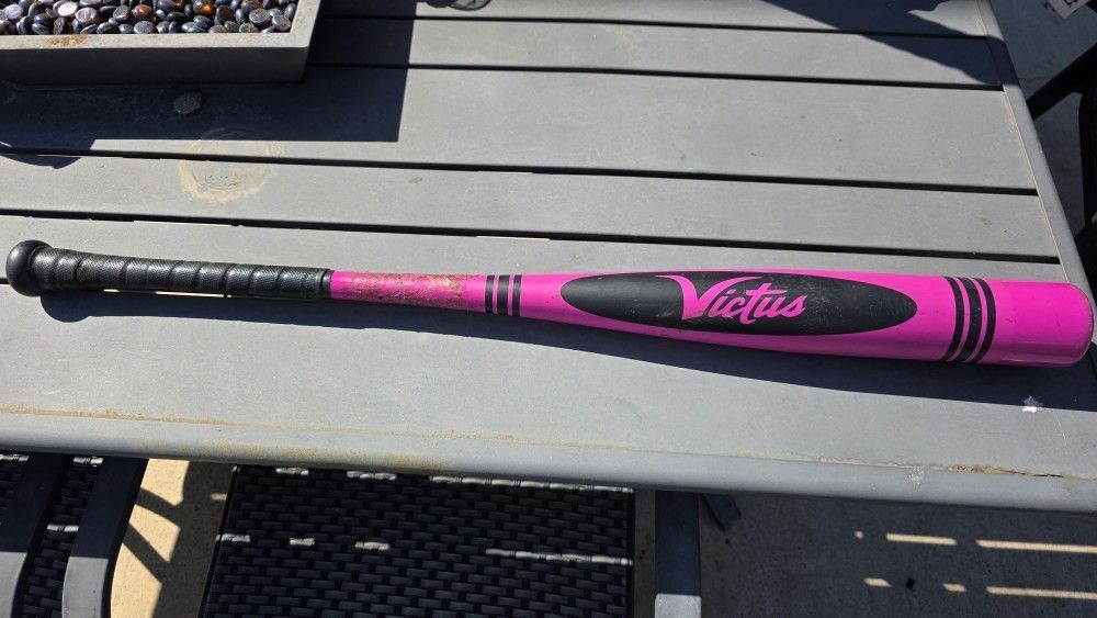 Victus Crayon Power Pink 33 in 30 oz BBCOR