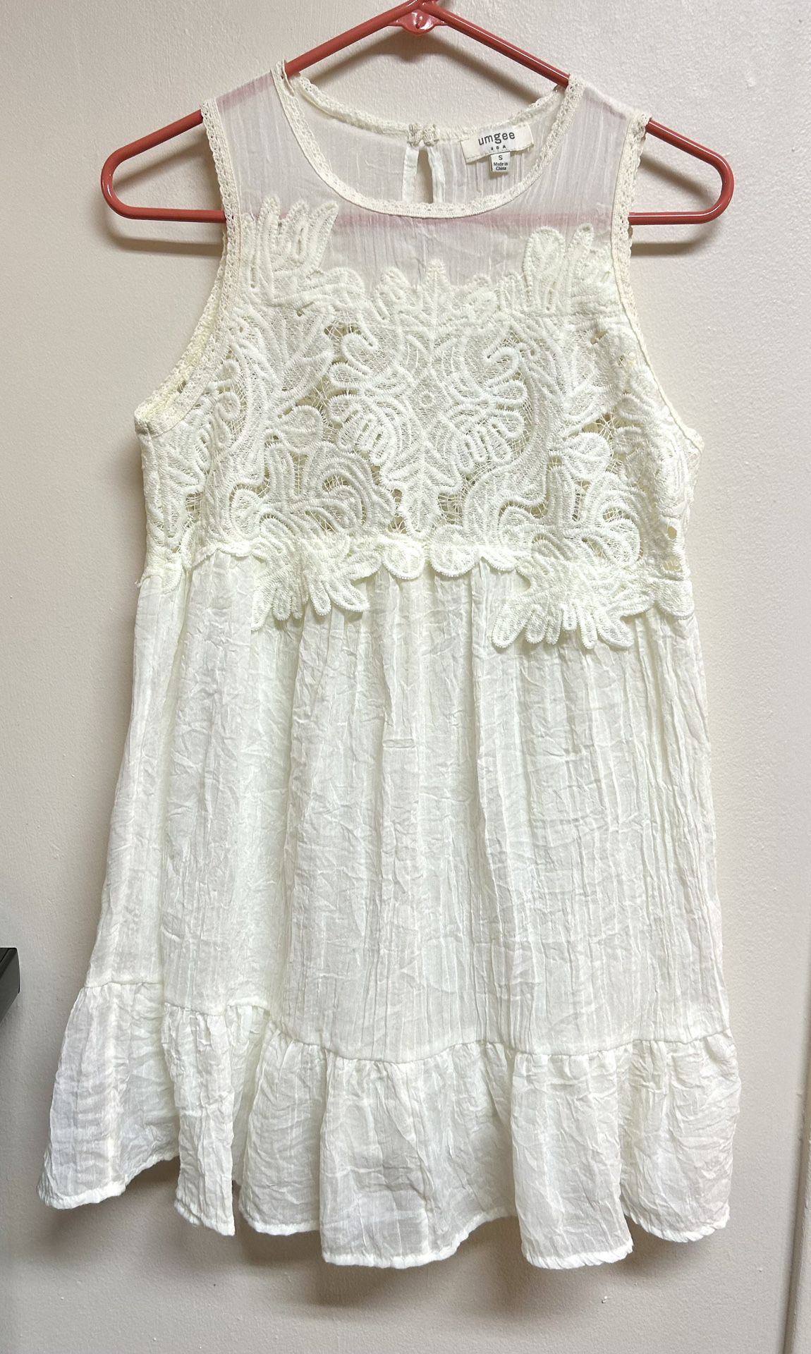 Umgee Cream Lace Embroidered Baby Doll Mini Dress/Size Small Runs Big