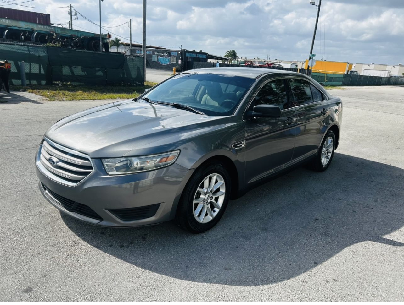 2014 Ford Taurus