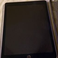iPad Pro (1st Gen) – 9.7” – 128GB – Wi-Fi + Cellular – Great Condition