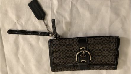 COACH WALLET WITH BUCKLE AND WRIST BAND