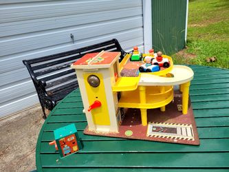 Vintage Fisher Price Garage