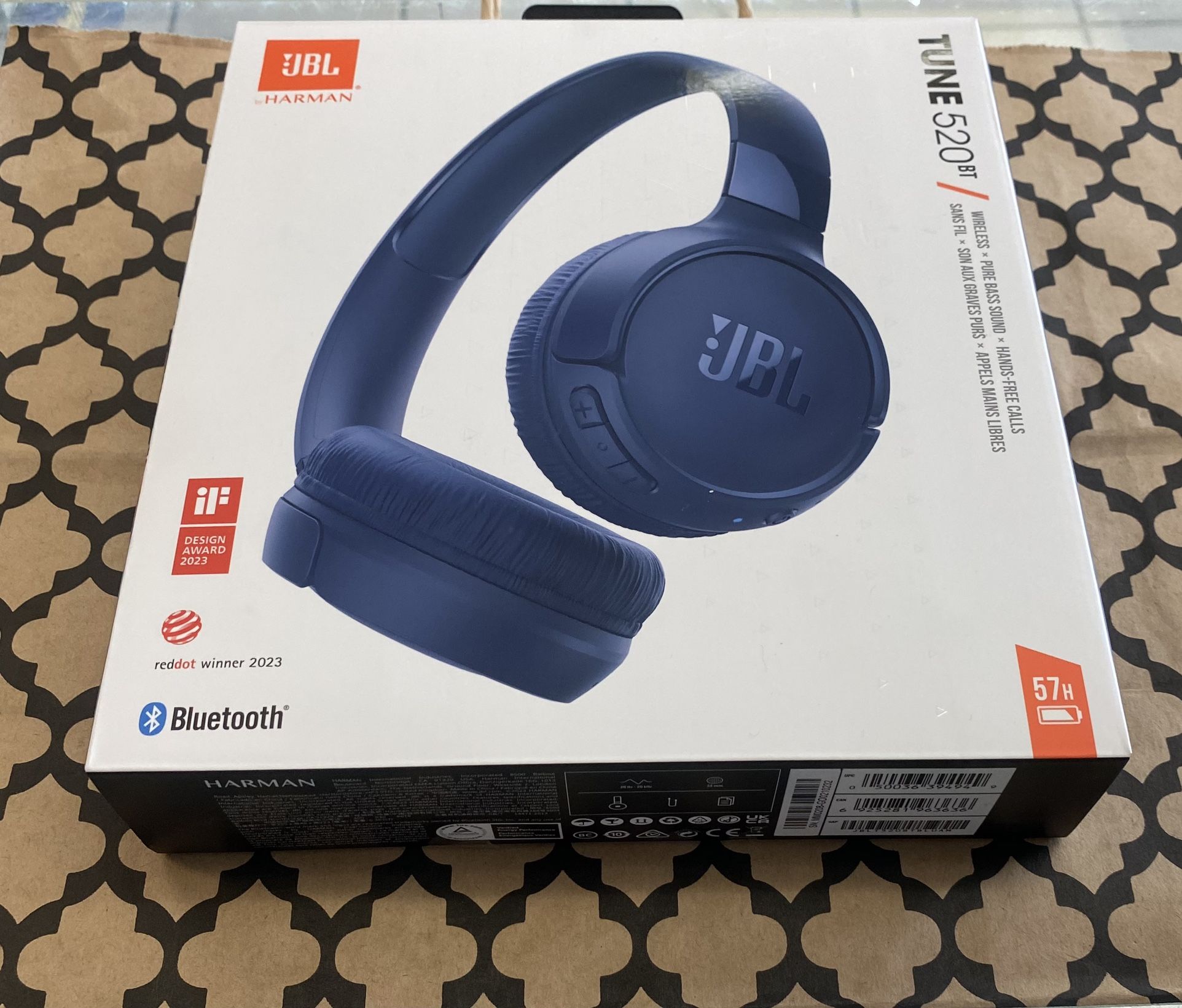 JBL Tune 520 BT wireless Bluetooth headphones