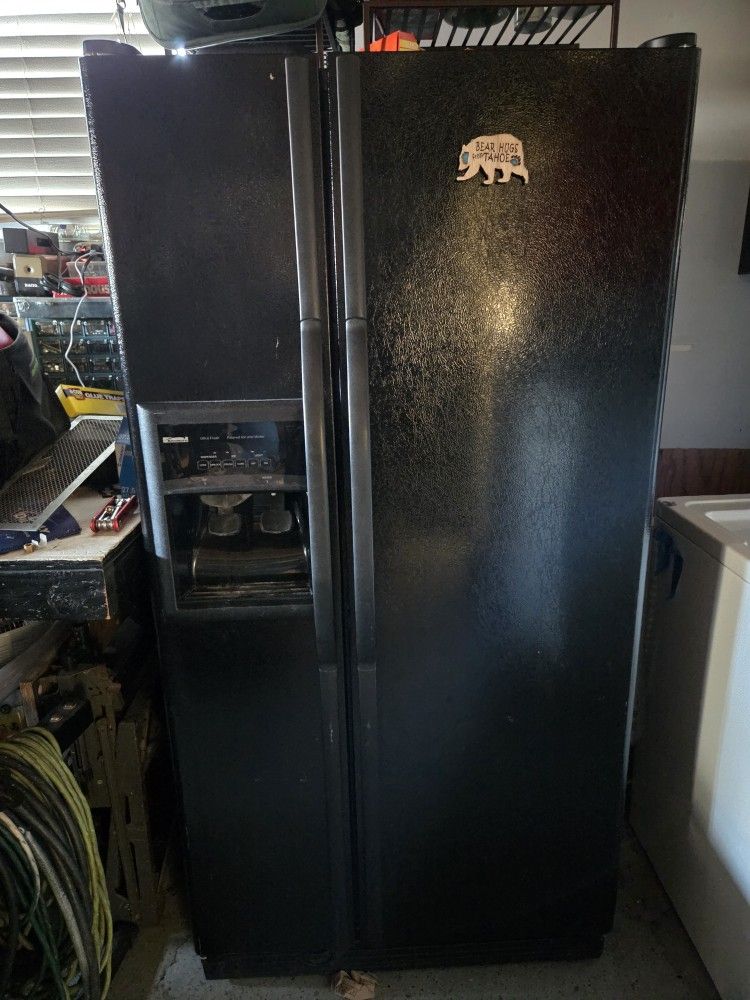 Refrigerator 