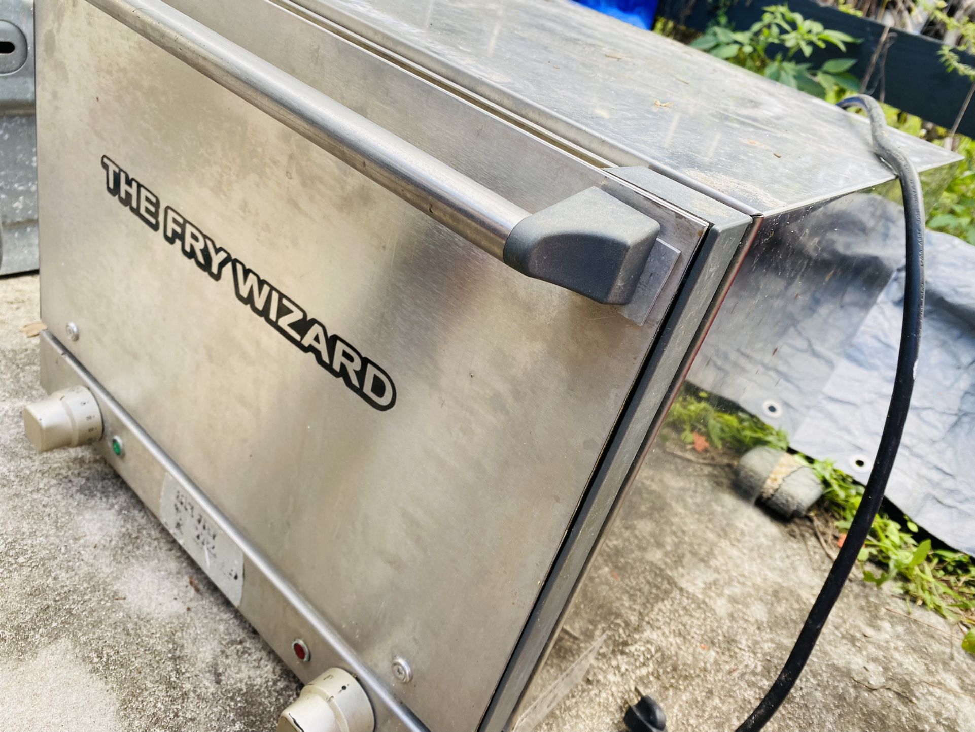The fry wizard greaseless fryer!!! Over $1400 New Great for restaurants mobile Food Trucks
