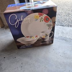 Gibson Home 12 Pc Dinnerware Set