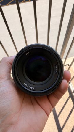 Sony FE 85mm f/1.8 EMount Lens