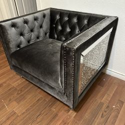 New Small Chair With Side Table 