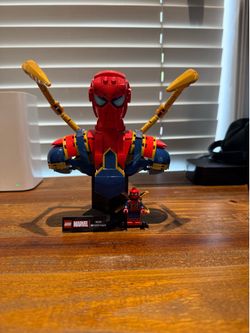 LEGO Iron Spider Man Bust (76326)