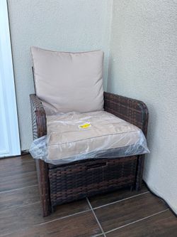 Outdoor lounge chair