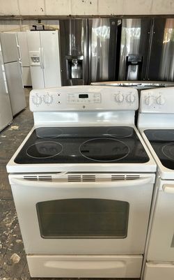 GE Electric Stove White - GlassTop, Large Capacity