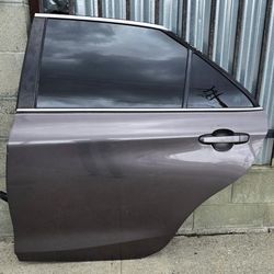 2015 2016 2017 TOYOTA CAMRY LEFT REAR DRIVER DOOR 