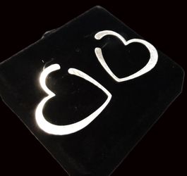 JAMES AVERY LADIES HAMMERED HEART LADIES EARRINGS