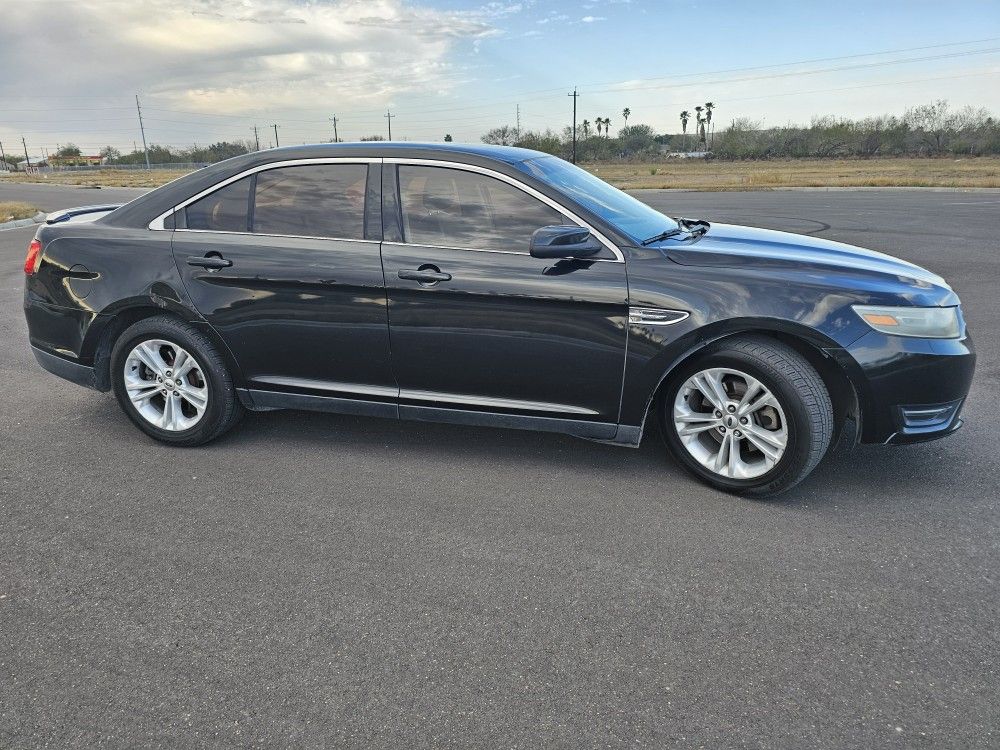 2014 Ford Taurus