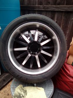 4  20" rims with 4 tires
