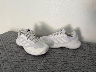 Afidas shoes size 7